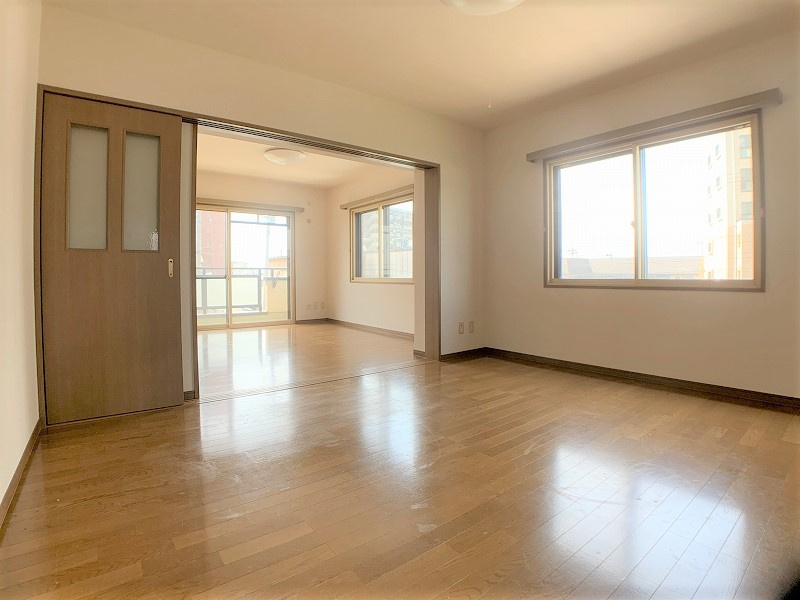 コーポラスおおさわの居間・リビング