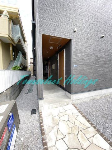 大和市南林間２丁目のアパートのエントランス