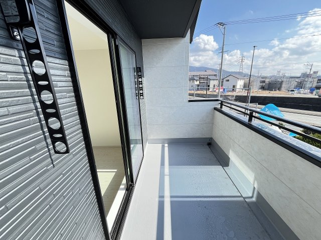 【バルコニー】 | 大野城市中1丁目4期　2号棟（全2棟）【仲介手数料無料・0円】 | 施工例。施工例は完成時と異なる場合があります。