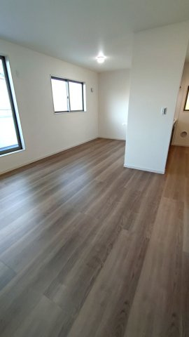 東大阪市大蓮北　新築戸建の居間・リビング