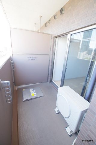アドバンス西梅田グルーブ　仲介手数料無料のバルコニー