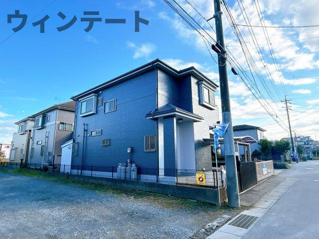 牛久市牛久町　中古戸建の前面道路含む現地写真|【外観別アングル】前所有者様がきれいにお使いです。