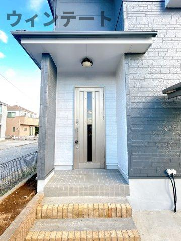 牛久市牛久町　中古戸建の玄関|シンプルで使いやすい玄関です