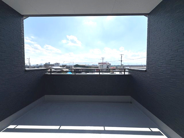 【バルコニー】 | 大野城市中1丁目4期　 1号棟（全2棟）【仲介手数料無料・0円】 | 現地写真。インナーバルコニーです。