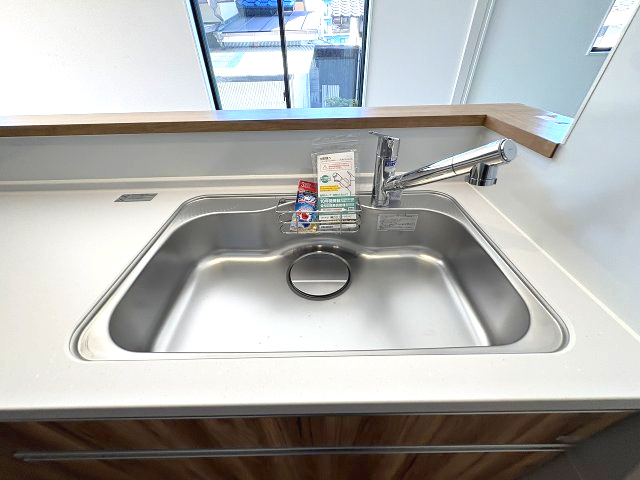 【キッチン】 | 大野城市中1丁目4期　 1号棟（全2棟）【仲介手数料無料・0円】 | 施工例。施工例は完成時と異なる場合があります。
