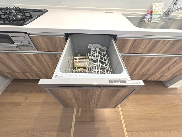 【キッチン】 | 大野城市中1丁目4期　 1号棟（全2棟）【仲介手数料無料・0円】 | 施工例。施工例は完成時と異なる場合があります。