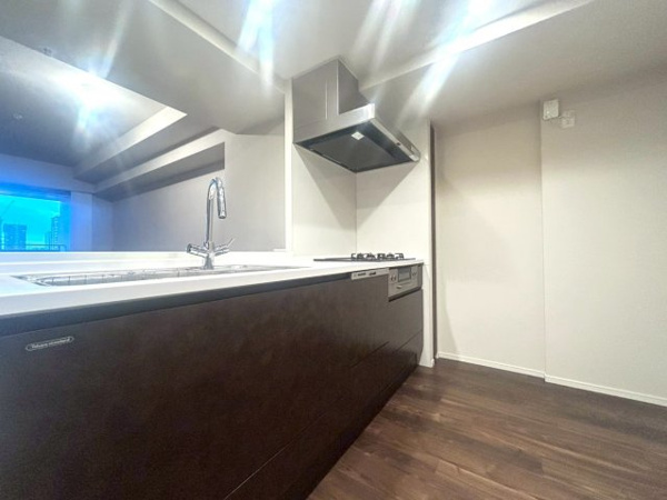 【キッチン】 | 【キッチン】カウンターキッチンとなっており、景色を楽しみながらお料理していただけます◎