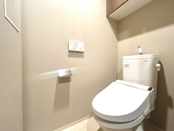 【トイレ】 | 【トイレ】清潔感もあり、シンプルなデザインなのでインテリアも楽しめます◎