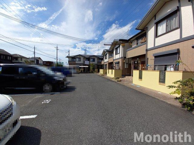heights光容A棟の駐車場
