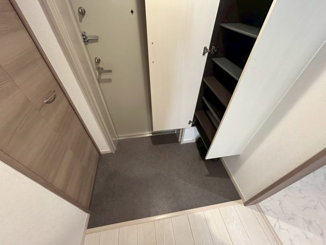 船橋市印内町の賃貸マンションの玄関|玄関です