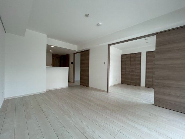 船橋市印内町の賃貸マンションの居間・リビング|おしゃれな居間です