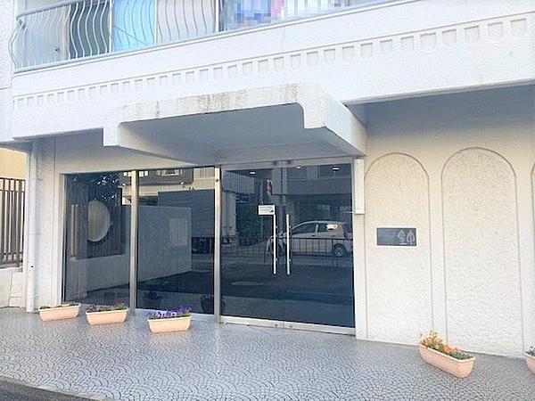 シャンボール豊中のエントランス