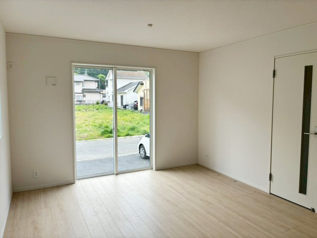 【居間・リビング】 | 清水町徳倉第24 新築建売分譲住宅 土地＋建物 TW05999 | 清水町徳倉1号棟　リビング ※令和8年4月13日撮影写真