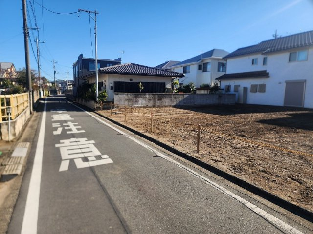 高崎市中泉町　売地の前面道路含む現地写真