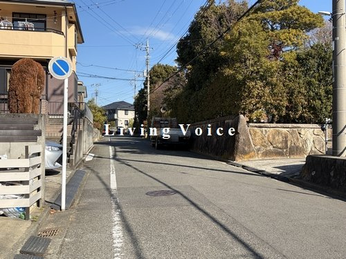 【前面道路含む現地写真】 | 【仲介手数料０円】藤沢市石川3丁目　中古一戸建て | 藤沢市石川3丁目　中古一戸建て