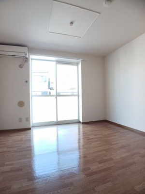 【居間・リビング】 | メゾンラフィネＢ | ゆったりとしたリビングです