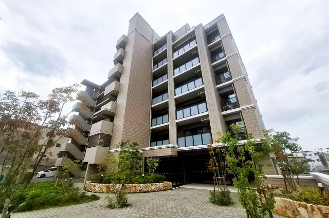 グランクラッセ上野芝向ヶ丘　マンション