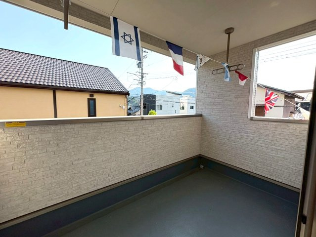 静岡市葵区羽鳥第１１　新築戸建　全２棟　2号棟のバルコニー|急な天候の変化も安心のインナーバルコニー完備