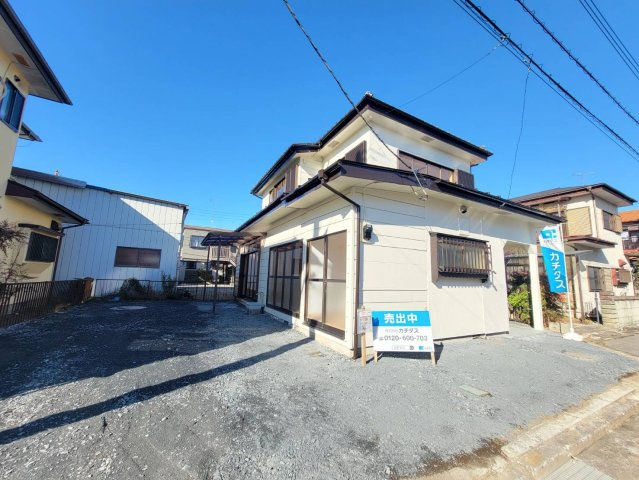 鹿沼市幸町2丁目 中古住宅の外観|鹿沼駅約2.9kmで通勤便利！JR日光線利用で都心アクセスも快適♪朝の通勤時間を短縮し、帰宅後は家族と過ごす時間をしっかり確保できる、働く世帯に嬉しい立地です。
※2025年12月撮影