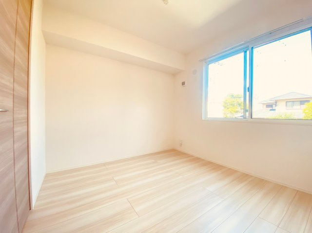 クローバー富士3号館の洋室