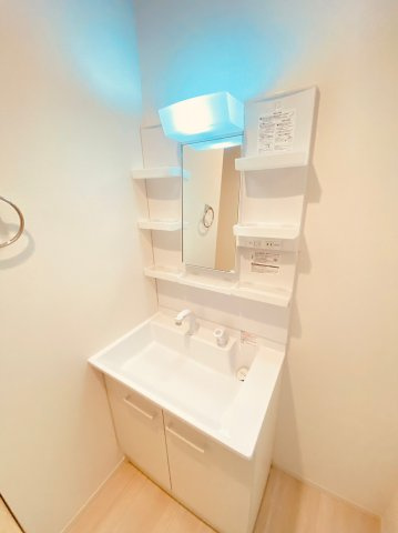 クローバー富士3号館の洗面所