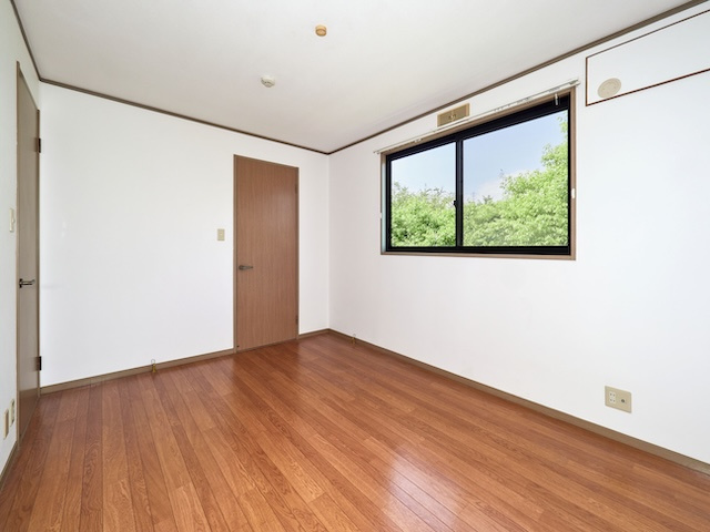 フェスタ山崎の洋室|2階6帖洋室