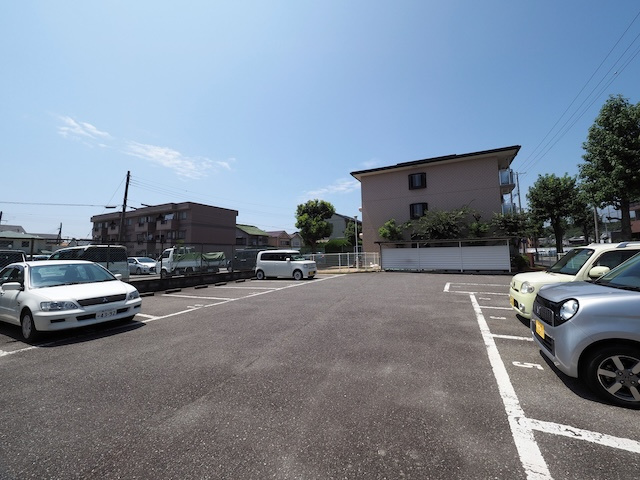 ランベール池北の駐車場