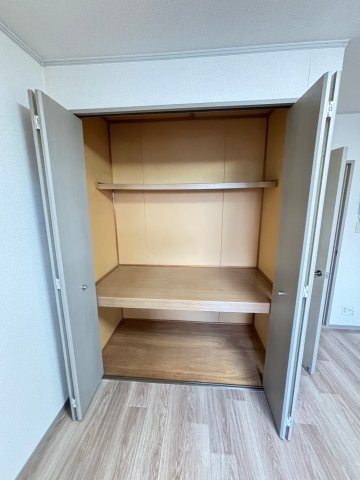 西宮市上大市２丁目のアパートの収納