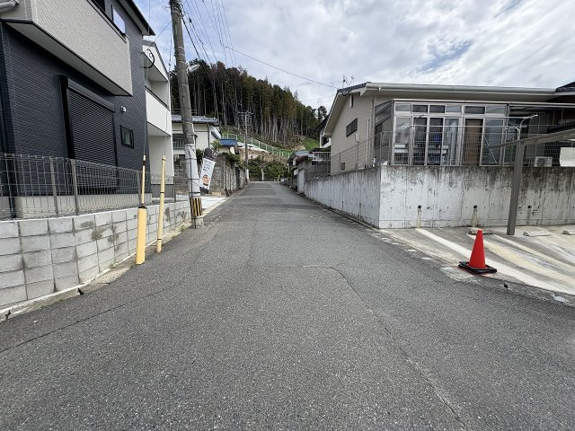 【その他】 | 大野城市中1丁目3期　2号棟（全3棟）【仲介手数料無料・0円】 | 現地写真。前面道路です。
