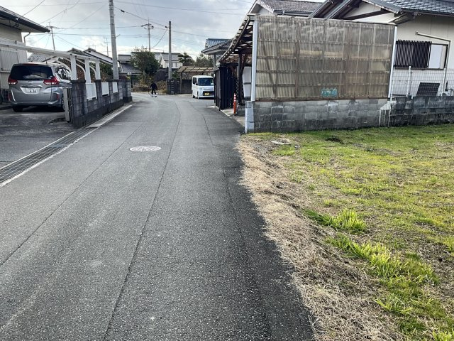 福岡県朝倉郡筑前町依井　売り土地の前面道路含む現地写真