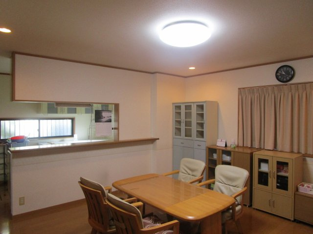 鴻巣市東２丁目　中古戸建の居間・リビング