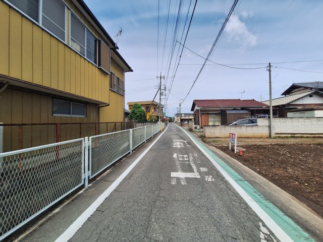 高崎市江木町　売地の前面道路含む現地写真
