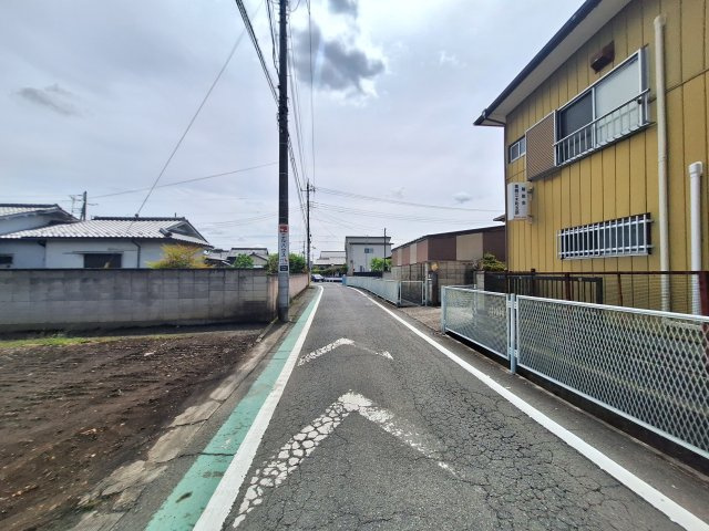 高崎市江木町　売地の前面道路含む現地写真