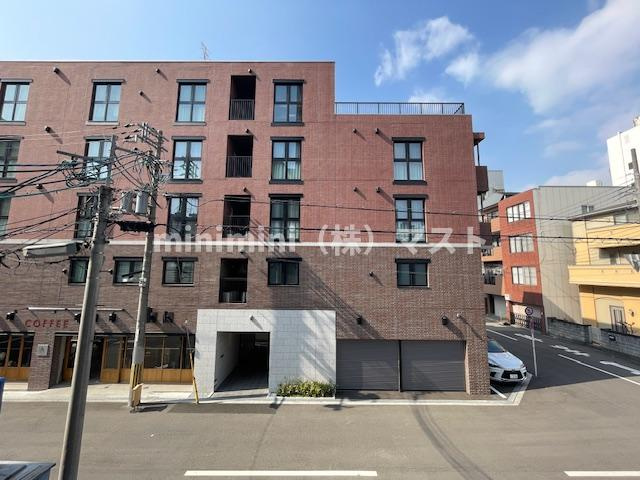 リンクハウス難波元町の玄関