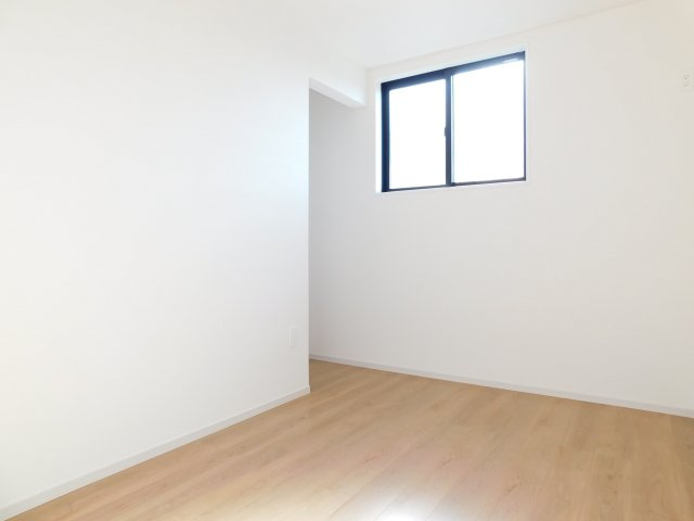 名古屋市中川区打中２丁目の新築一戸建の洋室|◇洋室◇　　南面を含む２面採光で明るい洋室５．０帖　全居室収納完備！　