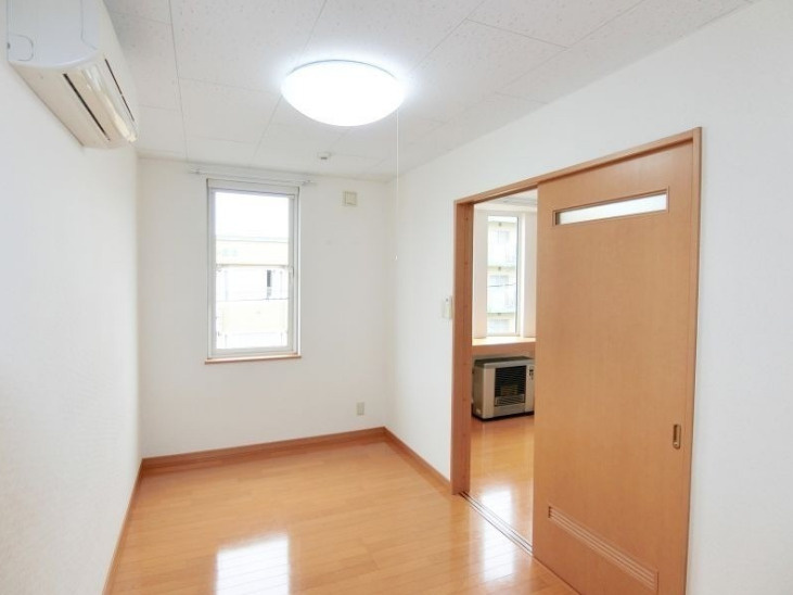 ルート医大前Bの洋室