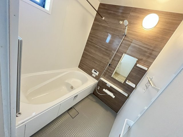 【内装】 | 福岡市博多区諸岡3丁目2期　1号棟（全2棟）【仲介手数料無料・0円】 | 施工例。浴室です。施工例は完成時と異なる場合があります。