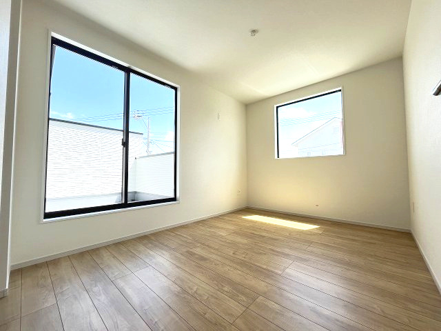 【寝室】 | 福岡市博多区諸岡3丁目2期　1号棟（全2棟）【仲介手数料無料・0円】 | 施工例。施工例は完成時と異なる場合があります。