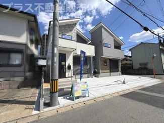 【外観】 | 現地写真。プラス不動産販売なら、現場の全ての棟をまとめてご見学頂けます。
