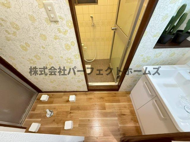 高野道1丁目戸建　賃貸の洗面所|スペースが確保できる洗面所です