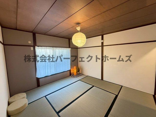 高野道1丁目戸建　賃貸の和室|落ち着いた雰囲気の和室付きです
