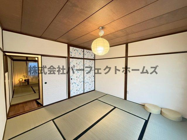 高野道1丁目戸建　賃貸の和室|柔らかい畳が心地よい和室