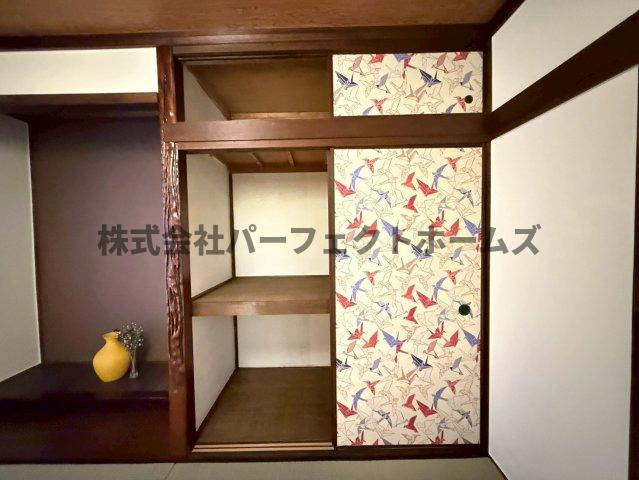 高野道1丁目戸建　賃貸の収納|大きなスペースがあり、収納には困りません