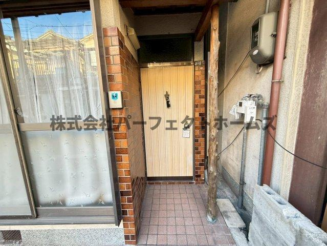 高野道1丁目戸建　賃貸の玄関|落ち着いた玄関です