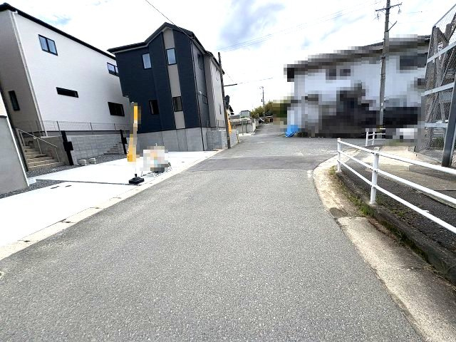 【その他】 | 大野城市中1丁目3期　1号棟（全3棟）【仲介手数料無料・0円】 | 現地写真。前面道路です。