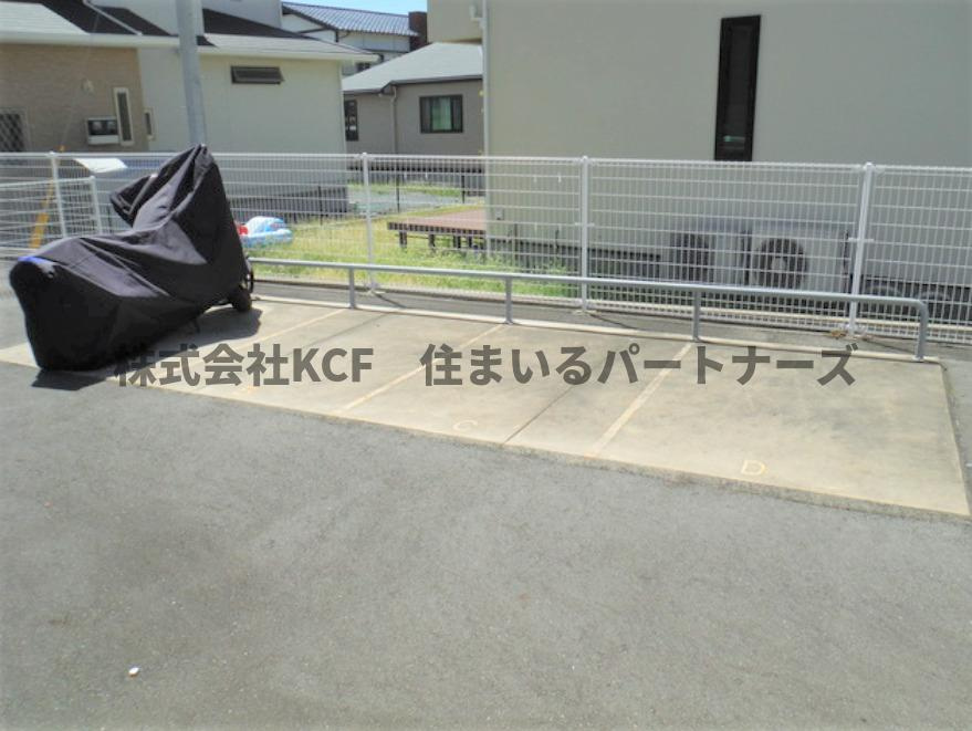 イル・ヴリールの駐車場|駐車場があるので、車を買う予定の方も安心です