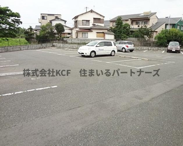 グリーン花水木の駐車場|駐車場に車を止められます