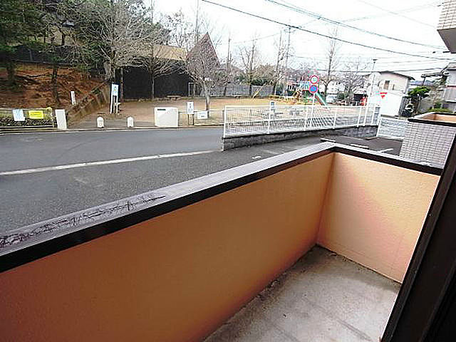 ガーデンハウスのバルコニー|お洗濯にも便利なバルコニー付き