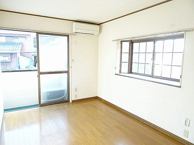 ガーデンハウスの洋室|明るい洋室です