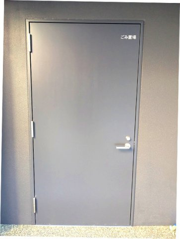 LUMIEC un KITAUENOのロビー|24時間利用可能なゴミ置場です
